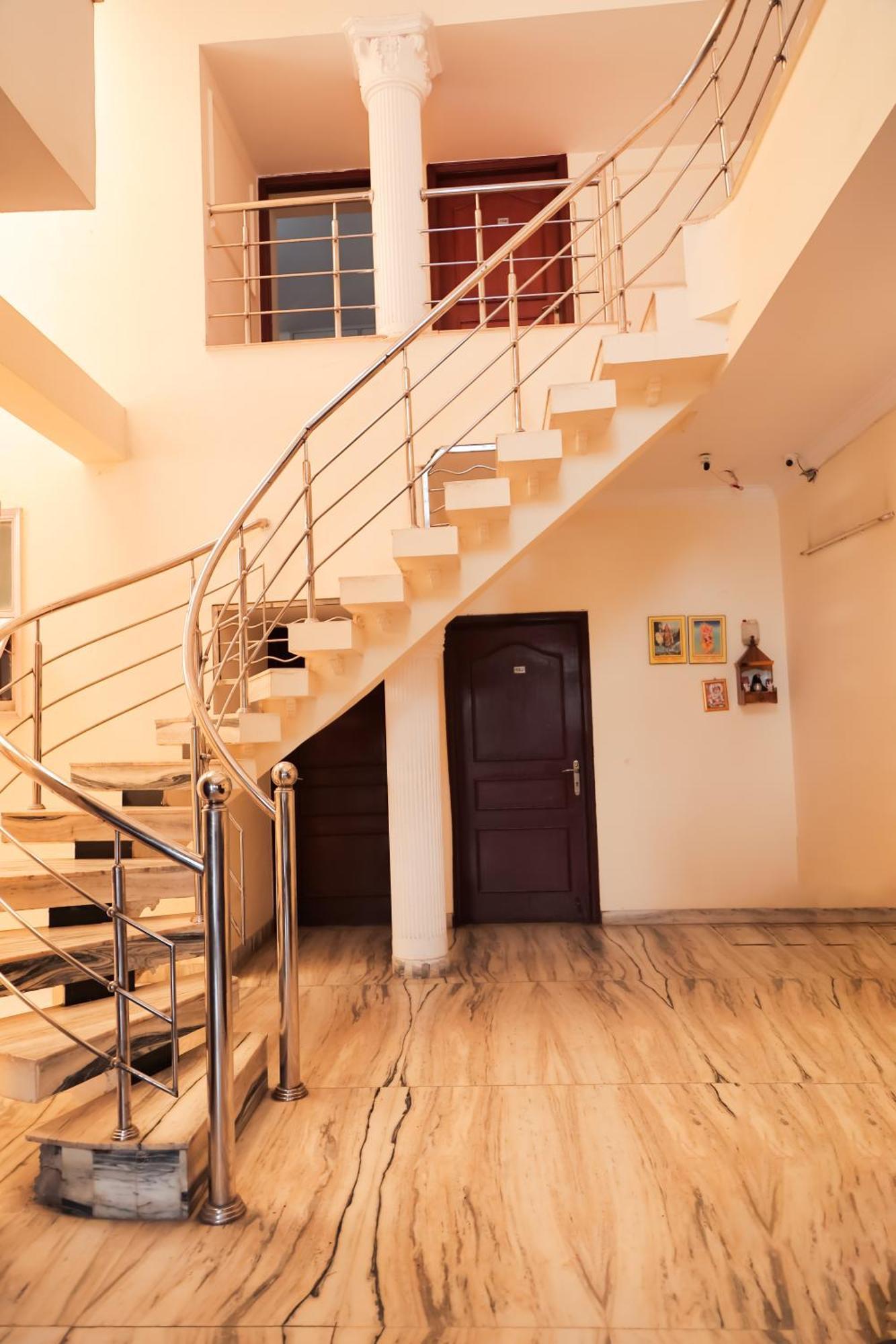 Hotel Green Villa - Near Anand Vihar Station New Delhi Buitenkant foto