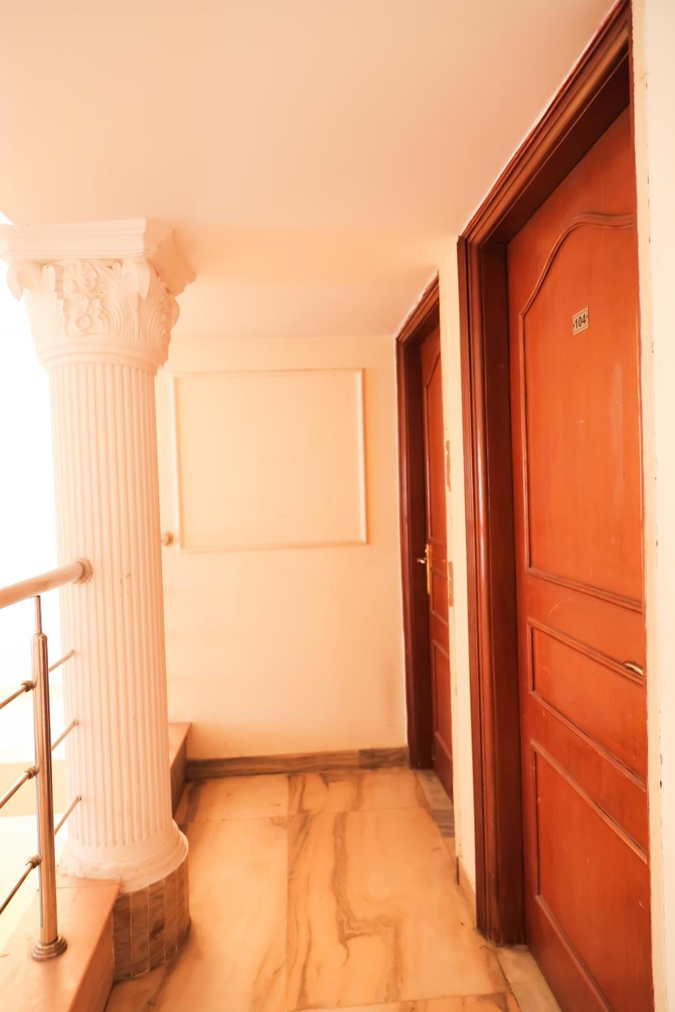 Hotel Green Villa - Near Anand Vihar Station New Delhi Buitenkant foto